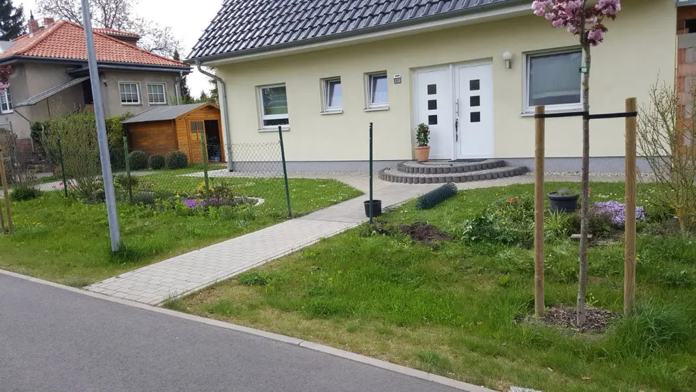 Stahlzaun - vorher